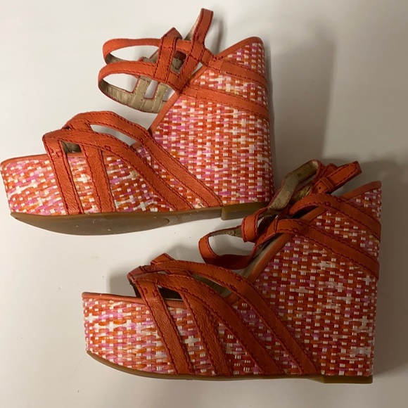 Coral Nine West wedges - Picture 1 of 5